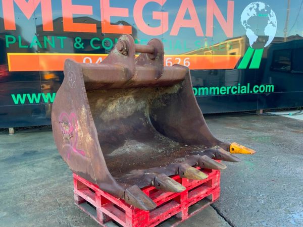 60" JCB DIGGING BUCKET........80mm PINS.....92. 377221240