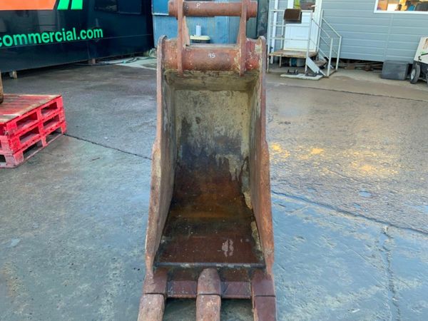 36"  DIGGING BUCKET.......90mm PINS.........#95.. 377221270