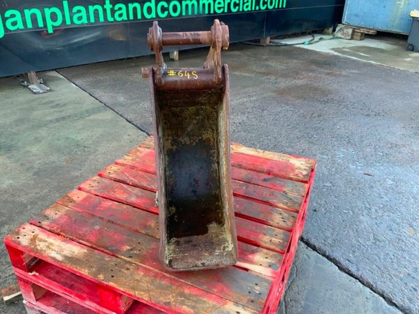 9" DIGGING BUCKET....40mm PINS........64s. 377221286