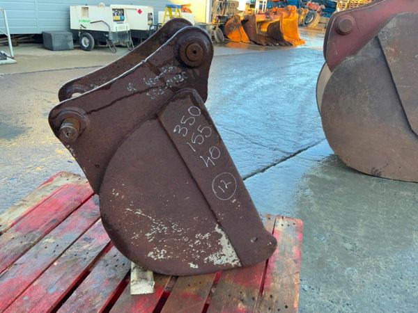 9" DIGGING BUCKET....40mm PINS........64s. 377221290