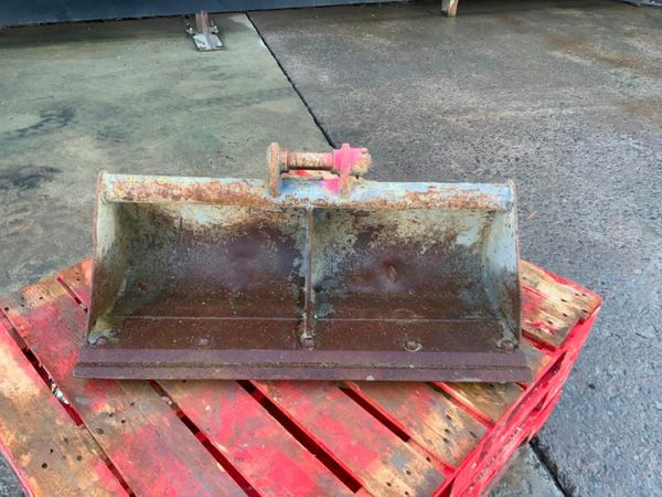 36" STRICKLAND GRADING BUCKET.......30mm....261. 377221222