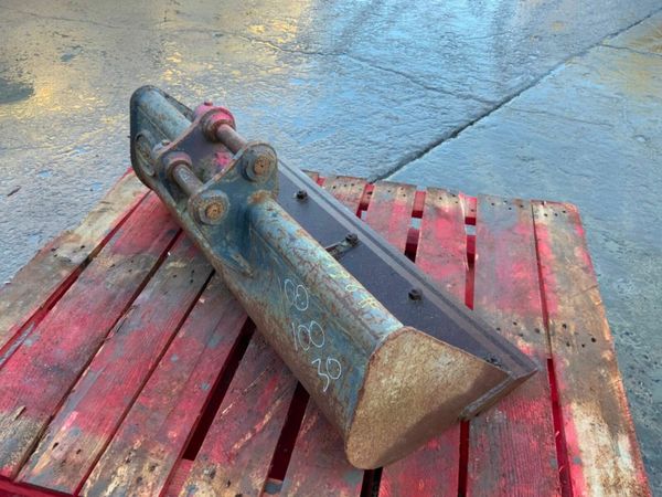 36" STRICKLAND GRADING BUCKET.......30mm....261. 377221228