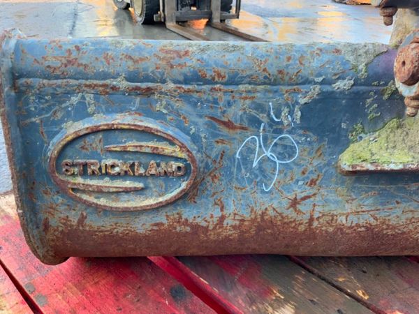 36" STRICKLAND GRADING BUCKET.......30mm....261. 377221229