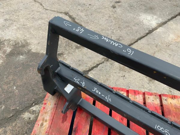 MX LOADER / EURO FORKLIFT HEADSTOCK......1249. 377221357