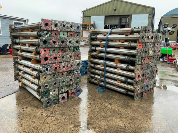 ALUMINIUM MULTI PROP SUPPORT ACROWS....118/1. 377221379