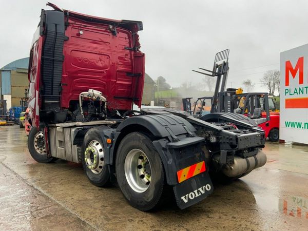 Volvo FH VERSION 5  FH540 MID LIFT.....PARTS 377221569