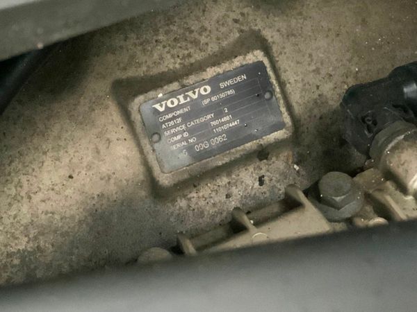 Volvo FH VERSION 5  FH540 MID LIFT.....PARTS 377221580