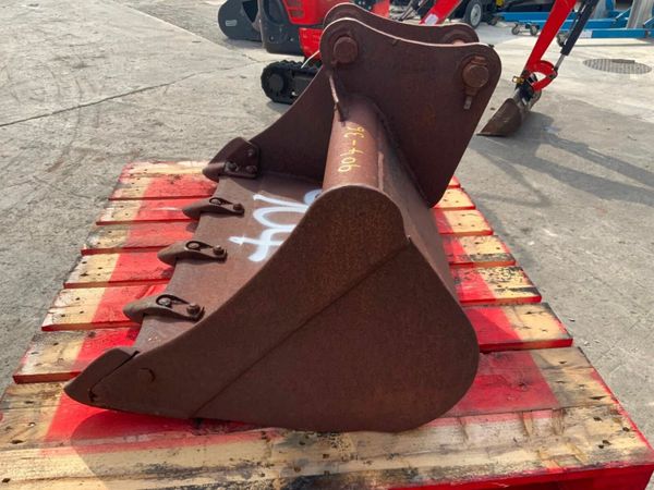 36" DIGGING BUCKET........40mm PINS.......904-36 377221667