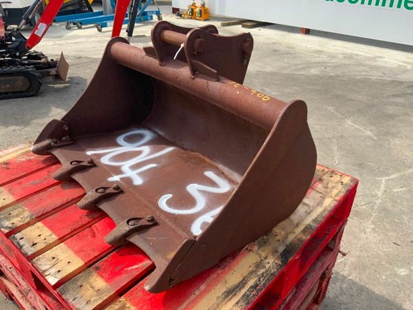 36" DIGGING BUCKET........40mm PINS.......904-36 377221668