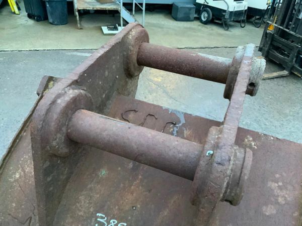 36" DIGGING BUCKET....80m PINS........91s. 377221690