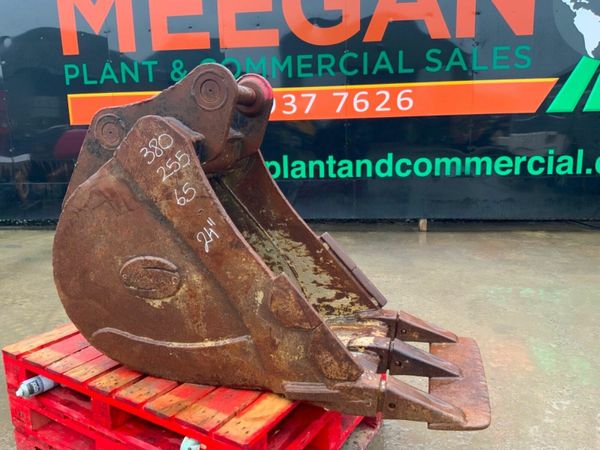 24"  STRICKLAND BUCKET....65mm PINS........304f. 377221626