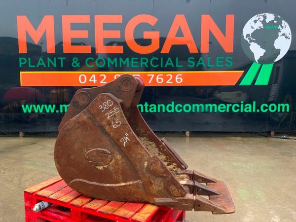 24"  STRICKLAND BUCKET....65mm PINS........304f. 377221639