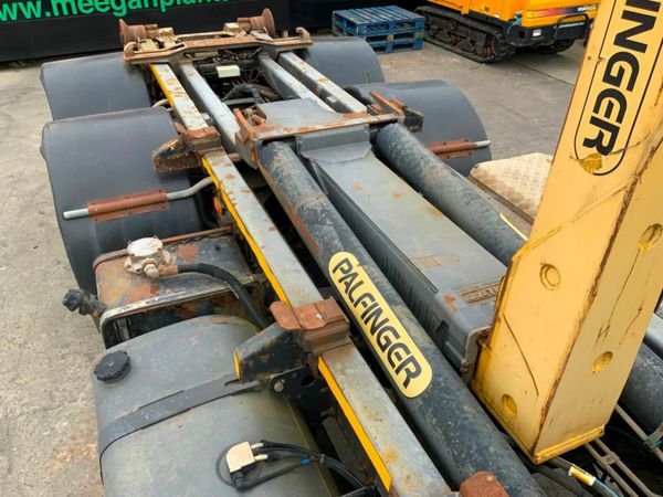 Renault Premium 26 TONNE REAR LIFT PALFINGER HOOK 377221801
