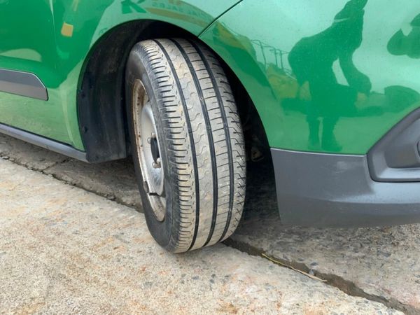 Ford Transit Courier 1.5 377221839