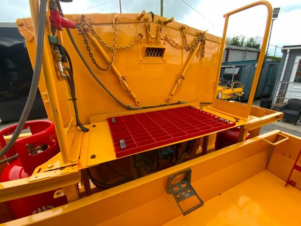 DAF LF 7.5t TWIN COMPARTMENT PHOENIX HOT BOX. 377222052