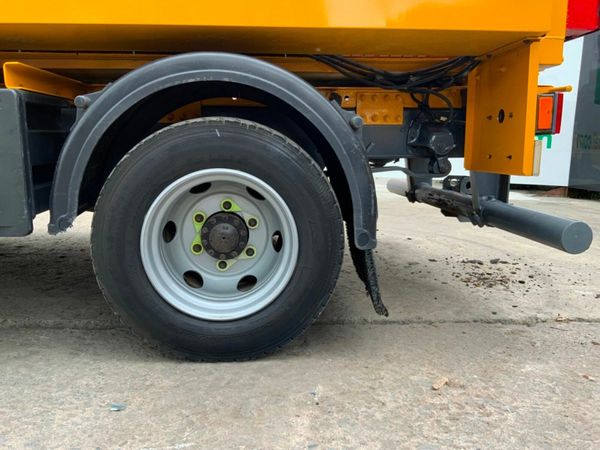 DAF LF 7.5t TWIN COMPARTMENT PHOENIX HOT BOX. 377222067