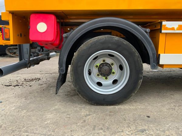 DAF LF 7.5t TWIN COMPARTMENT PHOENIX HOT BOX. 377222068