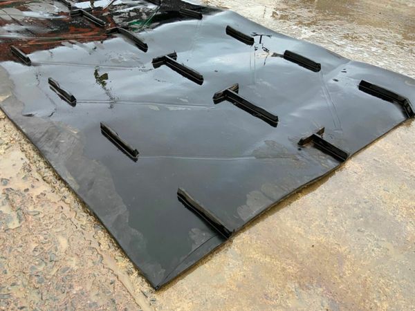 UNUSED CHEVRON PATTERN RUBBER BELT.....5513 377222132