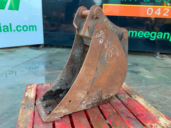 12" DIGGING BUCKET....45mm PINS.......1351t. 377222263