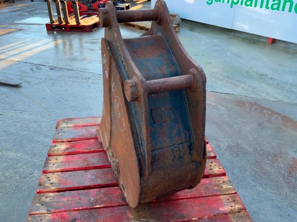 12" DIGGING BUCKET....45mm PINS.......1351t. 377222270