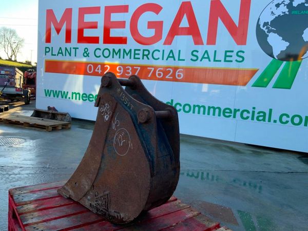 12" DIGGING BUCKET....45mm PINS.......1351t. 377222271