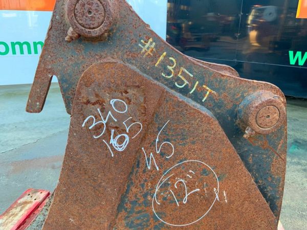 12" DIGGING BUCKET....45mm PINS.......1351t. 377222272