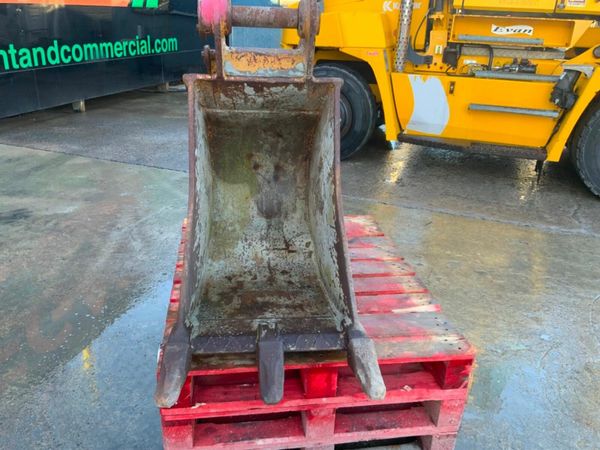 24" CATERPILLAR BUCKET.......65mm PINS..........32 377222239