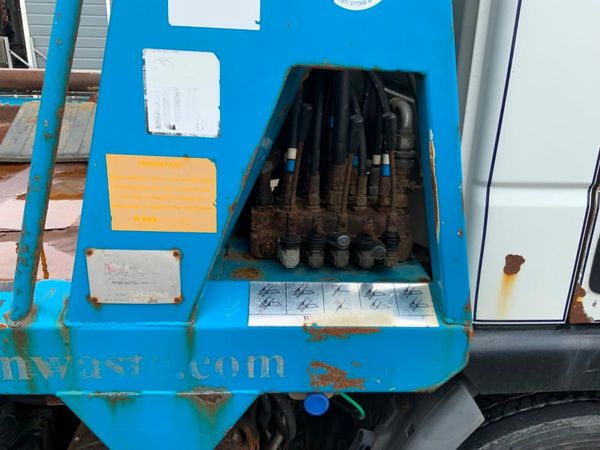 Iveco Eurocargo 7.5 TON CHAIN LIFT SKIP TRUCK..... 377222340