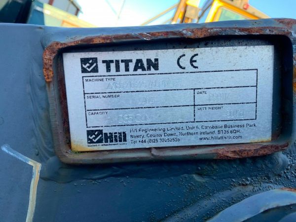 UNUSED 18" HILL BUCKET.......80mm PINS.........150 377222387