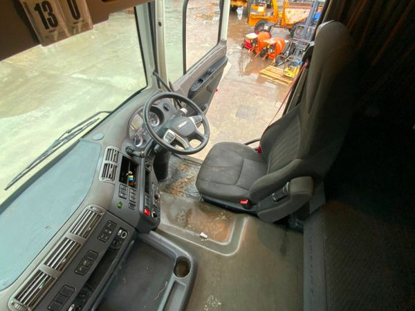 DAF CF 28ft  CURTAINSIDE.  260hp EURO6 AUTOMATIC. 377222657