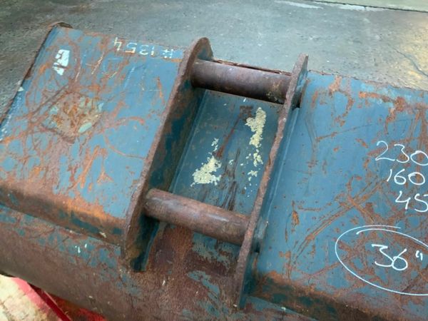 36" DIGGING BUCKET.........45mm  PINS....1354. 377222686