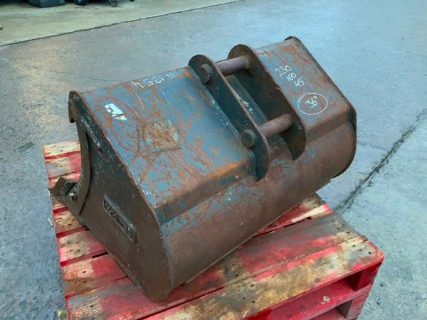 36" DIGGING BUCKET.........45mm  PINS....1354. 377222689