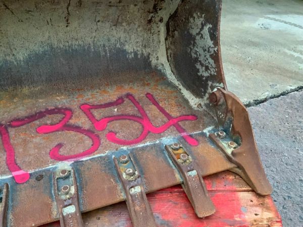 36" DIGGING BUCKET.........45mm  PINS....1354. 377222692