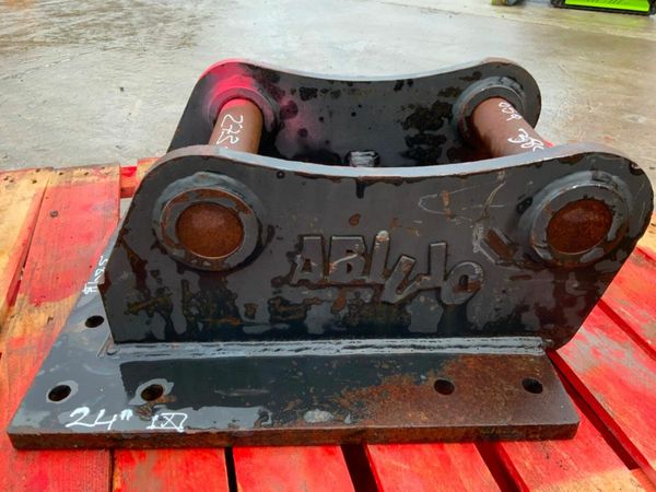 HAMMER / BREAKER CRADLE.....65mm PINS.....389f. 377222786