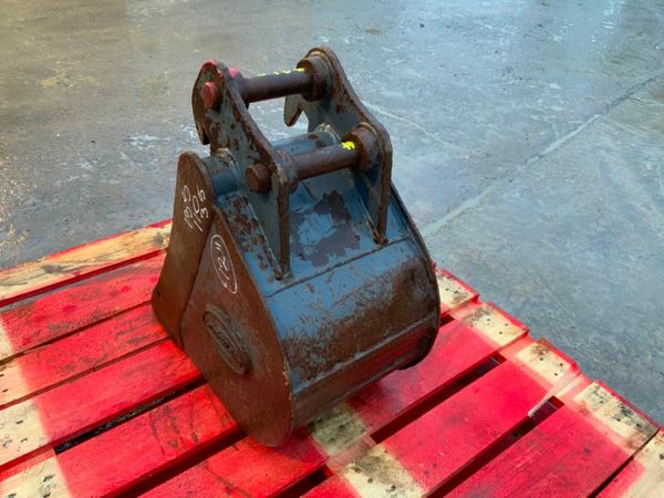 12" STRICKLAND BUCKET.......35mm PIN........248f 377222724