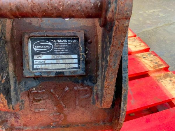 9" STRICKLAND BUCKET.....30mm PINS.........249f. 377222855