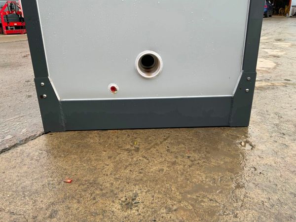 SINGLE OCCUPANCY PORABLE TOILET POD.....1138. 377222873