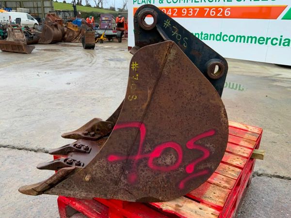 24" JCB 3CX BUCKET......45mm PINS........70s. 377222806