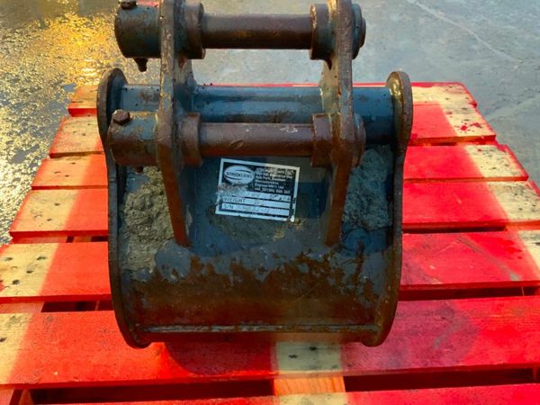 12" STRICKLAND BUCKET.....30mm PINS.........242. 377222830