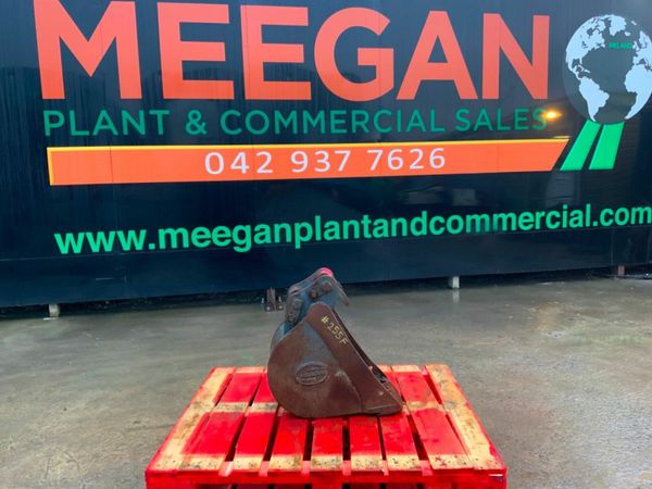 12" STRICKLAND BUCKET.......35mm PINS.....255f. 377222940