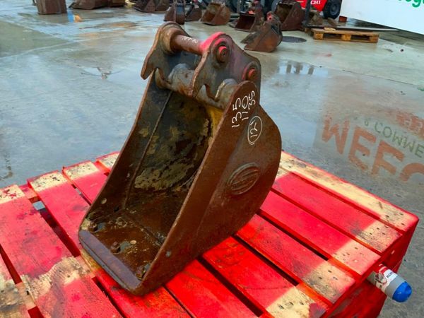 12" STRICKLAND BUCKET.......35mm PINS.....255f. 377222953