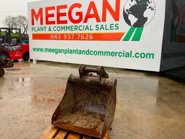 30"  DIGGING BUCKET....60mm PINS.......... 377222984