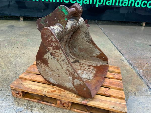 30"  DIGGING BUCKET....60mm PINS.......... 377222994