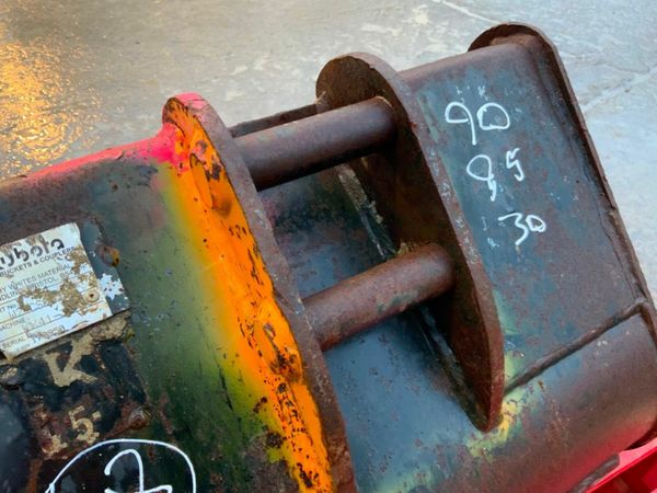 18" MINI DIGGER BUCKET......30mm PINS...... 1830. 377222998