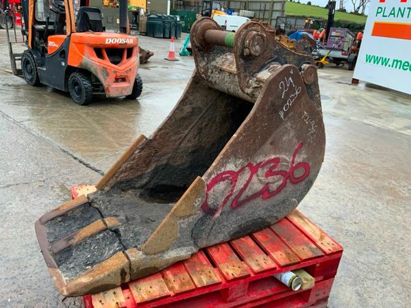 24" STRICKLAND BUCKET.......65mm PINS......0236. 377222922