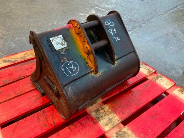 18" MINI DIGGER BUCKET......30mm PINS...... 1830. 377223001