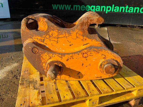 DOUBLE LOCKING QUICK HITCH......90mm PINS. 377223011