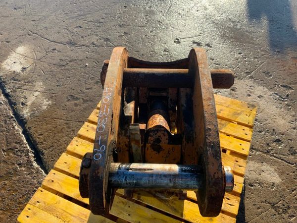 DOUBLE LOCKING QUICK HITCH......90mm PINS. 377223020