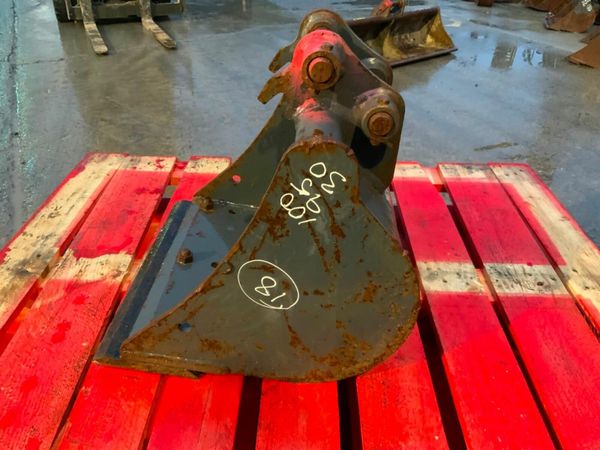 18" STRICKLAND BUCKET.....30mm PINS......253f. 377223033