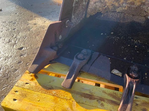 24" MINI DIGGER BUCKET....35mm PINS........61s. 377223181